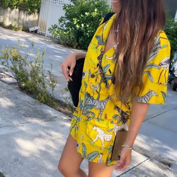 Yellow Tropical Print Button Down Shirt Shorts Set NEW Zebra Print Size Small - Picture 1 of 4